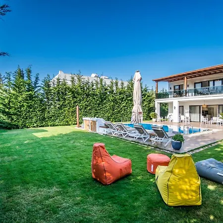 Villa Contemporary Luxury In Yalikavak Center Bodrum