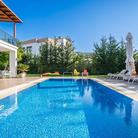 Contemporary Luxury In Yalikavak Center Villa *