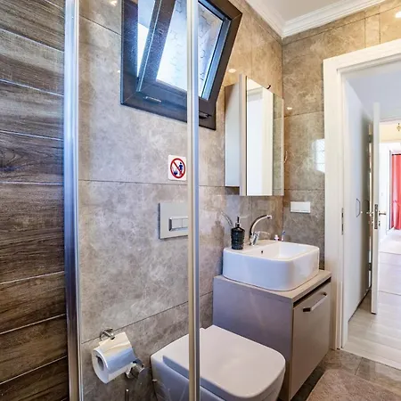 Contemporary Luxury In Yalikavak Center Villa