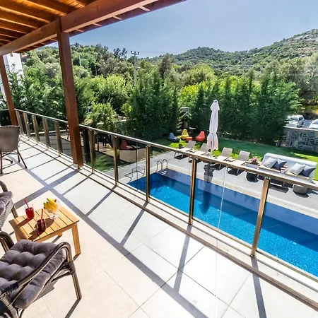 Contemporary Luxury In Yalikavak Center Villa