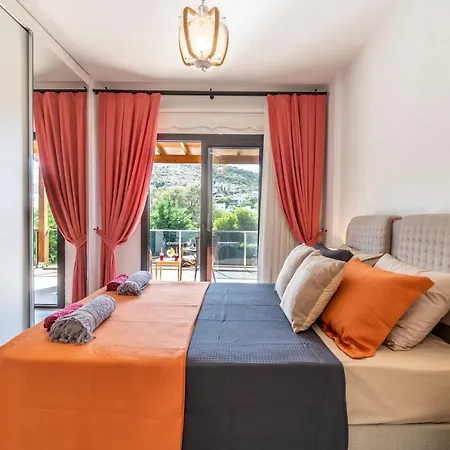 Contemporary Luxury In Yalikavak Center Villa