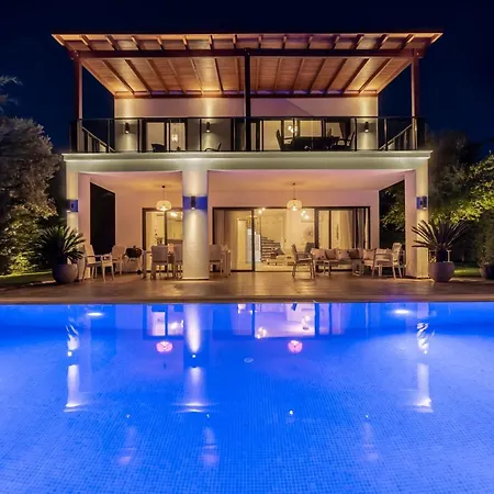 Contemporary Luxury In Yalikavak Center Villa *