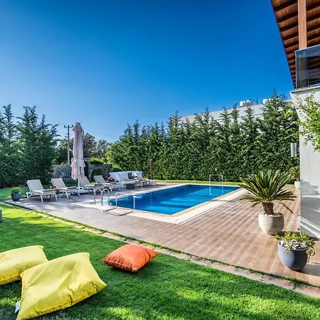 Contemporary Luxury In Yalikavak Center Villa