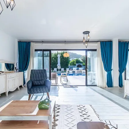 Contemporary Luxury In Yalikavak Center Bodrum