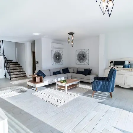 Contemporary Luxury In Yalikavak Center