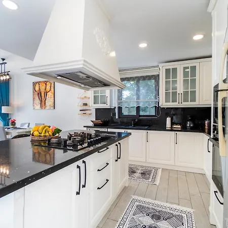 Contemporary Luxury In Yalıkavak Center Villa *