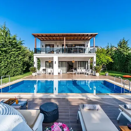 Villa Contemporary Luxury In Yalıkavak Center